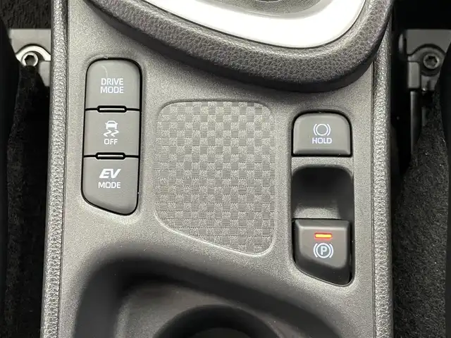 トヨタ ヤリスクロス ハイブリッド Z 愛知県 2021(令3)年 3.3万km ブラックマイカ/シルバーメタリック 2トーン 純正８型ＤＡナビ　全方位カメラ　禁煙　シートヒーター　ハーフレザー　ＢＳＭ　ＥＴＣ　前後ドラレコ　電動パーキング　セーフティセンス　衝突軽減　追従クルコン　ＬＥＤオートライト　コーナーセンサー　ＵＳＢ