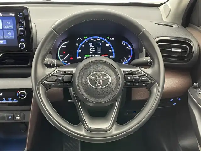 トヨタ ヤリスクロス ハイブリッド Z 愛知県 2021(令3)年 3.3万km ブラックマイカ/シルバーメタリック 2トーン 純正８型ＤＡナビ　全方位カメラ　禁煙　シートヒーター　ハーフレザー　ＢＳＭ　ＥＴＣ　前後ドラレコ　電動パーキング　セーフティセンス　衝突軽減　追従クルコン　ＬＥＤオートライト　コーナーセンサー　ＵＳＢ