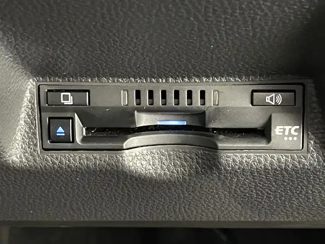 トヨタ ヤリスクロス ハイブリッド Z 愛知県 2021(令3)年 3.3万km ブラックマイカ/シルバーメタリック 2トーン 純正８型ＤＡナビ　全方位カメラ　禁煙　シートヒーター　ハーフレザー　ＢＳＭ　ＥＴＣ　前後ドラレコ　電動パーキング　セーフティセンス　衝突軽減　追従クルコン　ＬＥＤオートライト　コーナーセンサー　ＵＳＢ