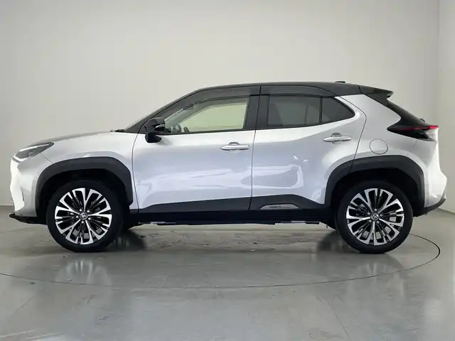 トヨタ ヤリスクロス ハイブリッド Z 愛知県 2021(令3)年 3.3万km ブラックマイカ/シルバーメタリック 2トーン 純正８型ＤＡナビ　全方位カメラ　禁煙　シートヒーター　ハーフレザー　ＢＳＭ　ＥＴＣ　前後ドラレコ　電動パーキング　セーフティセンス　衝突軽減　追従クルコン　ＬＥＤオートライト　コーナーセンサー　ＵＳＢ