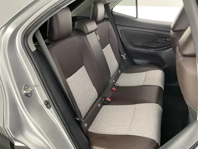 トヨタ ヤリスクロス ハイブリッド Z 愛知県 2021(令3)年 3.3万km ブラックマイカ/シルバーメタリック 2トーン 純正８型ＤＡナビ　全方位カメラ　禁煙　シートヒーター　ハーフレザー　ＢＳＭ　ＥＴＣ　前後ドラレコ　電動パーキング　セーフティセンス　衝突軽減　追従クルコン　ＬＥＤオートライト　コーナーセンサー　ＵＳＢ