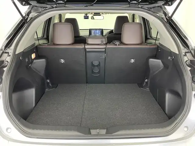 トヨタ ヤリスクロス ハイブリッド Z 愛知県 2021(令3)年 3.3万km ブラックマイカ/シルバーメタリック 2トーン 純正８型ＤＡナビ　全方位カメラ　禁煙　シートヒーター　ハーフレザー　ＢＳＭ　ＥＴＣ　前後ドラレコ　電動パーキング　セーフティセンス　衝突軽減　追従クルコン　ＬＥＤオートライト　コーナーセンサー　ＵＳＢ