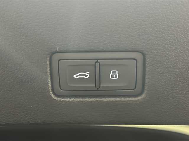 アウディ Ａ７ SB 45TFSIクワトロ Sライン 新潟県 2020(令2)年 2.4万km ミトスブラックメタリック 純正ナビ(フルセグTV/Bluetooth/SD/USB)/360°カメラ/パーキングエイド/エフィシェンシアシスト/バーチャルコックピット/レザーシート/サンルーフ/前席パワーシート/運転席シートメモリー/全席シートヒーター/アダプティブクルーズコントロール/アシスタンスパッケージ/パワーアシストパッケージ/リアコンフォートパッケージ/クリアランスソナー/純正21インチAW/LEDヘッドライト/取扱説明書/スペアキー有/2.0ETC
