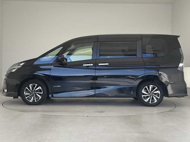 日産 セレナ ハイウェイスター V 愛知県 2020(令2)年 4万km ダイヤモンドブラック 衝突軽減システム/純正7インチSDナビ/フリップダウンモニター/全方位カメラ/両側パワースライドドア/クルーズコントロール/Bluetooth/バックカメラ/コーナーセンサー/純正アルミホイール/LEDヘッドライト/ドライブレコーダー/ETC/ステアリングスイッチ/スマートキー/プッシュスタート