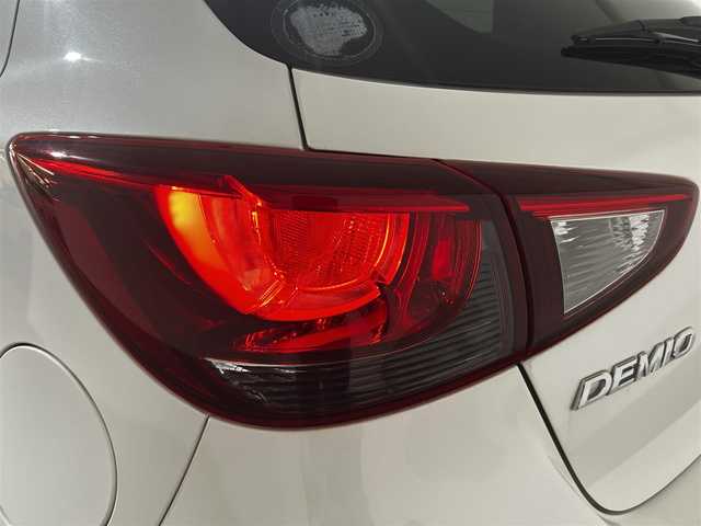 マツダ デミオ XD ツーリング Lパッケージ 愛媛県 2015(平27)年 4.4万km スノーフレイクホワイトパールマイカ ・純正ナビ（ワンセグＴＶ・ＢＴオーディオ・ＣＤＤＶＤ・ＦＭ・ＡＭ・ＡＵＸ）/・バックカメラ　/・ＵＳＢ接続　/・ＥＴＣ　/・クルーズコントロール　/・オートライト　/・ステアリングリモコン　/・ブラインドスポットモニター/・衝突軽減ブレーキ/・車検逸脱警報/・スペアキー/・ヘッドアップディスプレイ