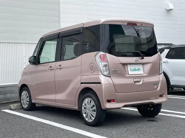 日産 デイズ ルークス X 群馬県 2014(平26)年 7.8万km シルキーローズM 両側パワースライドドア/プッシュスタート/SDナビ（FM/AM・ワンセグTV・BT）/スマートキー/オートエアコン/後席用モニター/後席格納