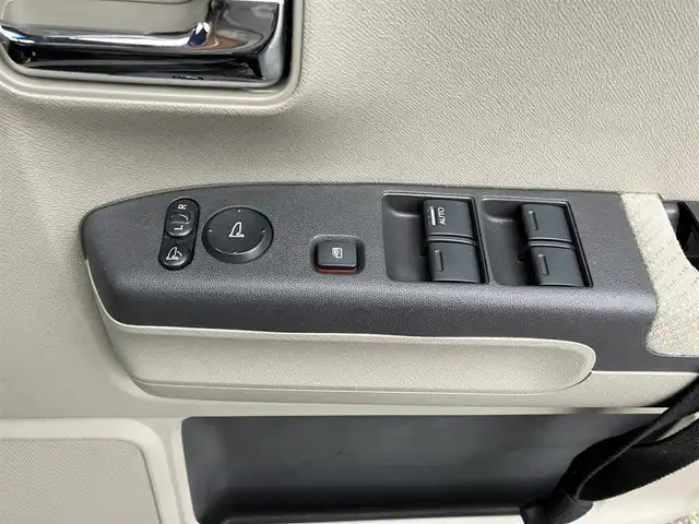 ホンダ ライフ G HIDスマートスペシャル 高知県 2012(平24)年 11.8万km 黒 ナビ	/ＥＢＤ（電子制御制動力配分システム）付/ＡＢＳディスチャージヘッドライト＜ＨＩＤ＞（ロービーム、オートレベリング機構付）/スマートプラス装備/ ナビ装着用スペシャルパッケージ/Ｈｏｎｄａスマートキーシステム/フルオート・エアコンディショナー/ハーフシェイドフロントウィンドウ/カラードフロントグリル