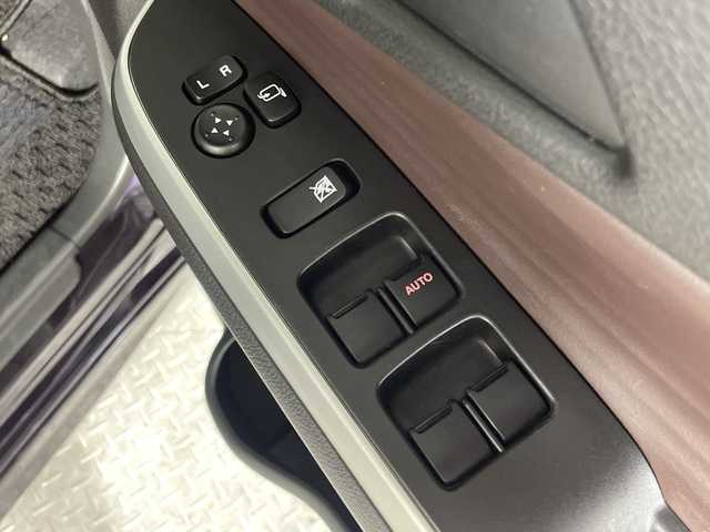 スズキ ソリオ バンディット HV MV 神奈川県 2022(令4)年 1.2万km グリッターバイオレットパール 純正メモリーナビ/・DVD/CD/BT/フルセグTV/・全方位モニター/・スマートフォン連携機能/セーフティーサポート（予防安全技術）/・デュアルカメラブレーキサポート/・車線逸脱警報機能/・先行車発進お知らせ機能/・全車速追従機能付アダブティブクルーズコントロール/・標識認識機能/パワースライドドア（助手席側）/シートヒーター(D/N)/LEDヘッドライト/フォグランプ/革巻きステアリング/ステアリングスイッチ/Autoライト/ビルトインETC/前後ドライブレコーダー/コーナーセンサー/シートリフター/電動格納ミラー/ウィンカーミラー/純正フロアマット/純正15インチアルミホイール/純正ドアバイザー/社外アルミホイール付きスタッドレスタイヤ4本積み込み有り
