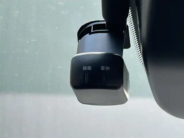 日産 オーラ G レザーエディション 神奈川県 2023(令5)年 1.2万km ピュアホワイトパール 純正9インチナビ/黒レザーシート/インテリジェントルームミラー/全方位カメラ/BOSEサウンド/ブラインドスポットモニター/オートマチックハイビーム/電子パーキング/オートホールド/Bluetooth/USB/HDMI/フルセグ/前後ドライブレコーダー/ステアリングリモコン/プッシュスタート/ワイヤレス充電