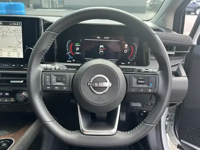 日産 オーラ G レザーエディション 神奈川県 2023(令5)年 1.2万km ピュアホワイトパール 純正9インチナビ/黒レザーシート/インテリジェントルームミラー/全方位カメラ/BOSEサウンド/ブラインドスポットモニター/オートマチックハイビーム/電子パーキング/オートホールド/Bluetooth/USB/HDMI/フルセグ/前後ドライブレコーダー/ステアリングリモコン/プッシュスタート/ワイヤレス充電