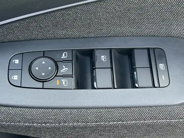 日産 オーラ G レザーエディション 神奈川県 2023(令5)年 1.2万km ピュアホワイトパール 純正9インチナビ/黒レザーシート/インテリジェントルームミラー/全方位カメラ/BOSEサウンド/ブラインドスポットモニター/オートマチックハイビーム/電子パーキング/オートホールド/Bluetooth/USB/HDMI/フルセグ/前後ドライブレコーダー/ステアリングリモコン/プッシュスタート/ワイヤレス充電