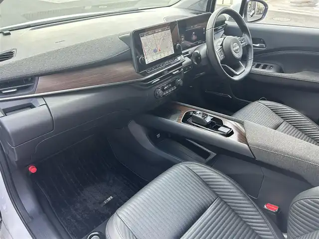 日産 オーラ G レザーエディション 神奈川県 2023(令5)年 1.2万km ピュアホワイトパール 純正9インチナビ/黒レザーシート/インテリジェントルームミラー/全方位カメラ/BOSEサウンド/ブラインドスポットモニター/オートマチックハイビーム/電子パーキング/オートホールド/Bluetooth/USB/HDMI/フルセグ/前後ドライブレコーダー/ステアリングリモコン/プッシュスタート/ワイヤレス充電