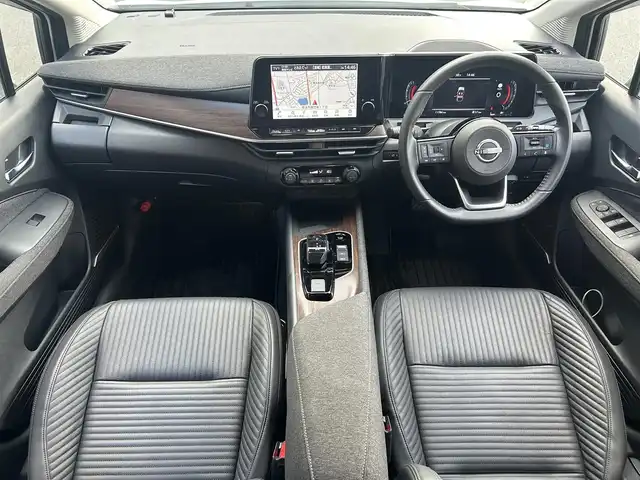 日産 オーラ G レザーエディション 神奈川県 2023(令5)年 1.2万km ピュアホワイトパール 純正9インチナビ/黒レザーシート/インテリジェントルームミラー/全方位カメラ/BOSEサウンド/ブラインドスポットモニター/オートマチックハイビーム/電子パーキング/オートホールド/Bluetooth/USB/HDMI/フルセグ/前後ドライブレコーダー/ステアリングリモコン/プッシュスタート/ワイヤレス充電