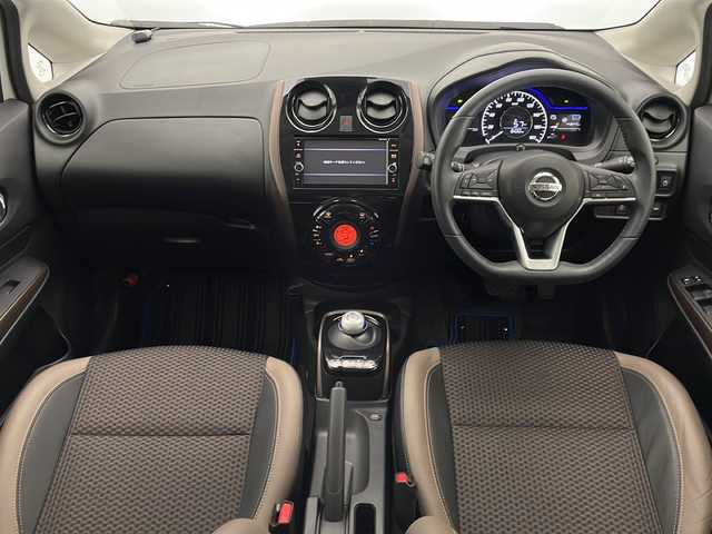 日産 ノート e－パワー メダリスト 宮崎県 2019(平31)年 4.5万km ブリリアントホワイトパール 純正ナビ(MM318D-W)/CD/DVD/AM/FM/Bluetooth/アラウンドビューモニター/スマートルームミラー/ドライブレコーダー/ステアリングスイッチ/クルーズコントロール/衝突軽減ブレーキ/横滑り防止装置/電動格納ミラー/スマートキー/オートライト/フロアマット/ドアバイザー/ETC