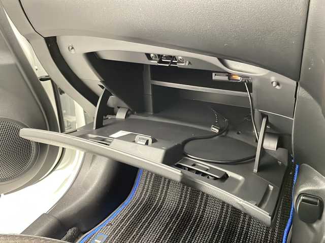 日産 ノート e－パワー メダリスト 宮崎県 2019(平31)年 4.5万km ブリリアントホワイトパール 純正ナビ(MM318D-W)/CD/DVD/AM/FM/Bluetooth/アラウンドビューモニター/スマートルームミラー/ドライブレコーダー/ステアリングスイッチ/クルーズコントロール/衝突軽減ブレーキ/横滑り防止装置/電動格納ミラー/スマートキー/オートライト/フロアマット/ドアバイザー/ETC