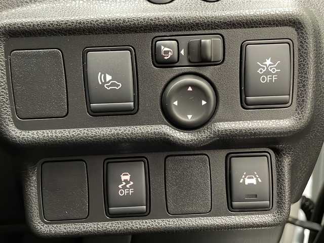 日産 ノート e－パワー メダリスト 宮崎県 2019(平31)年 4.5万km ブリリアントホワイトパール 純正ナビ(MM318D-W)/CD/DVD/AM/FM/Bluetooth/アラウンドビューモニター/スマートルームミラー/ドライブレコーダー/ステアリングスイッチ/クルーズコントロール/衝突軽減ブレーキ/横滑り防止装置/電動格納ミラー/スマートキー/オートライト/フロアマット/ドアバイザー/ETC