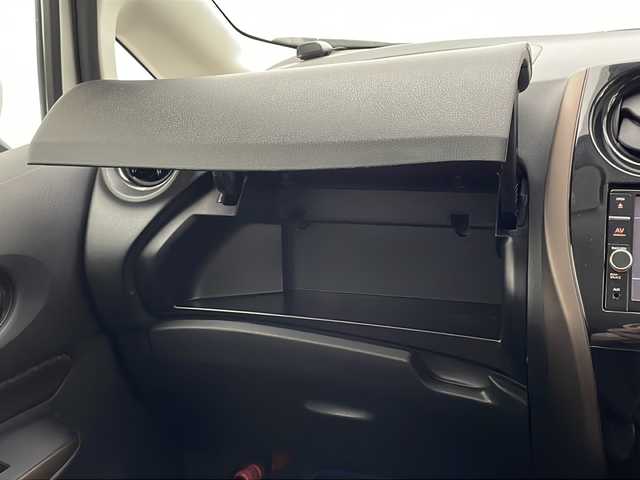 日産 ノート e－パワー メダリスト 宮崎県 2019(平31)年 4.5万km ブリリアントホワイトパール 純正ナビ(MM318D-W)/CD/DVD/AM/FM/Bluetooth/アラウンドビューモニター/スマートルームミラー/ドライブレコーダー/ステアリングスイッチ/クルーズコントロール/衝突軽減ブレーキ/横滑り防止装置/電動格納ミラー/スマートキー/オートライト/フロアマット/ドアバイザー/ETC