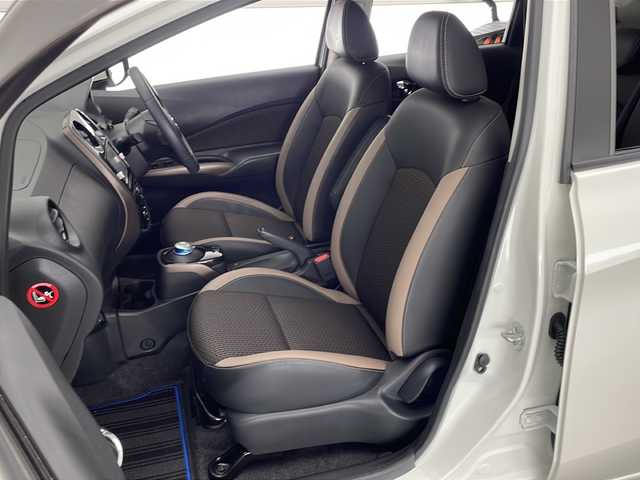 日産 ノート e－パワー メダリスト 宮崎県 2019(平31)年 4.5万km ブリリアントホワイトパール 純正ナビ(MM318D-W)/CD/DVD/AM/FM/Bluetooth/アラウンドビューモニター/スマートルームミラー/ドライブレコーダー/ステアリングスイッチ/クルーズコントロール/衝突軽減ブレーキ/横滑り防止装置/電動格納ミラー/スマートキー/オートライト/フロアマット/ドアバイザー/ETC