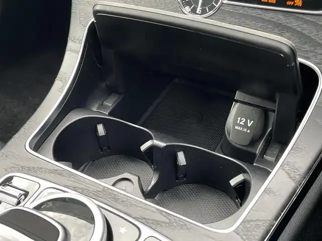 メルセデス・ベンツ Ｃ２２０ｄ ローレウスエディション 三重県 2018(平30)年 5.9万km ポーラホワイト 黒革　/シートヒーター　/純正ナビ　/フルセグＴＶ　/Ｂｌｕｅｔｏｏｔｈ　/ＬＥＤライト　/キーレスゴー　/レーダーセーフティＰＫＧ　/ＡＣＣ　/純正１８インチアルミ　/パワーシート　/ドラレコ　/エアマティックアジリティ