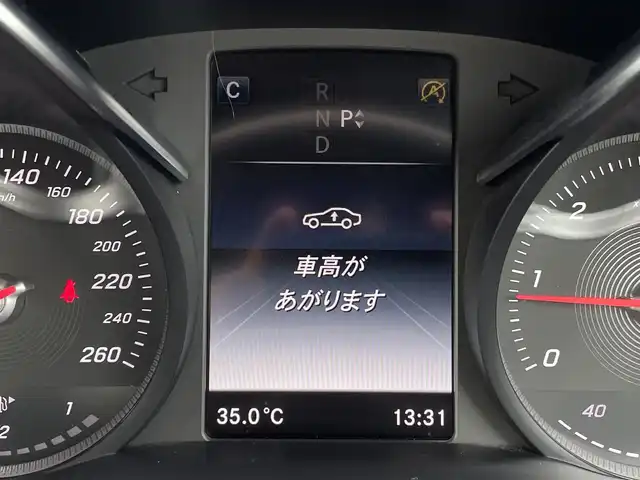 メルセデス・ベンツ Ｃ２２０ｄ ローレウスエディション 三重県 2018(平30)年 5.9万km ポーラホワイト 黒革　/シートヒーター　/純正ナビ　/フルセグＴＶ　/Ｂｌｕｅｔｏｏｔｈ　/ＬＥＤライト　/キーレスゴー　/レーダーセーフティＰＫＧ　/ＡＣＣ　/純正１８インチアルミ　/パワーシート　/ドラレコ　/エアマティックアジリティ