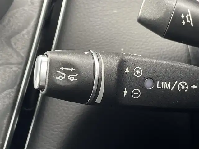 メルセデス・ベンツ Ｃ２２０ｄ ローレウスエディション 三重県 2018(平30)年 5.9万km ポーラホワイト 黒革　/シートヒーター　/純正ナビ　/フルセグＴＶ　/Ｂｌｕｅｔｏｏｔｈ　/ＬＥＤライト　/キーレスゴー　/レーダーセーフティＰＫＧ　/ＡＣＣ　/純正１８インチアルミ　/パワーシート　/ドラレコ　/エアマティックアジリティ