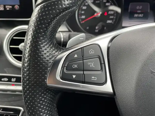 メルセデス・ベンツ Ｃ２２０ｄ ローレウスエディション 三重県 2018(平30)年 5.9万km ポーラホワイト 黒革　/シートヒーター　/純正ナビ　/フルセグＴＶ　/Ｂｌｕｅｔｏｏｔｈ　/ＬＥＤライト　/キーレスゴー　/レーダーセーフティＰＫＧ　/ＡＣＣ　/純正１８インチアルミ　/パワーシート　/ドラレコ　/エアマティックアジリティ