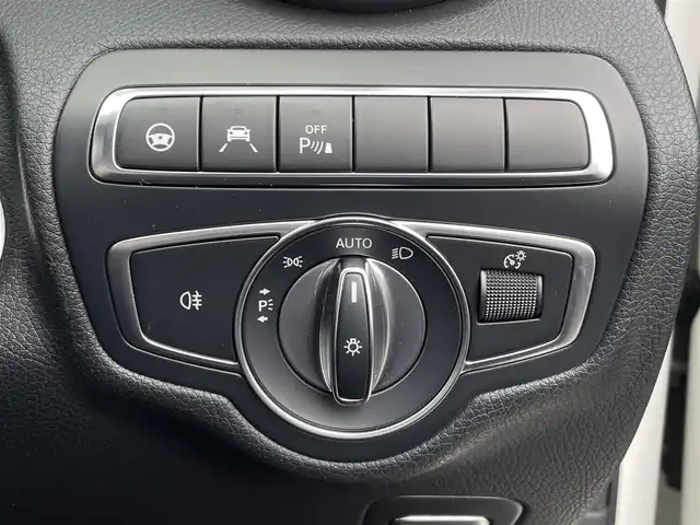 メルセデス・ベンツ Ｃ２２０ｄ ローレウスエディション 三重県 2018(平30)年 5.9万km ポーラホワイト 黒革　/シートヒーター　/純正ナビ　/フルセグＴＶ　/Ｂｌｕｅｔｏｏｔｈ　/ＬＥＤライト　/キーレスゴー　/レーダーセーフティＰＫＧ　/ＡＣＣ　/純正１８インチアルミ　/パワーシート　/ドラレコ　/エアマティックアジリティ