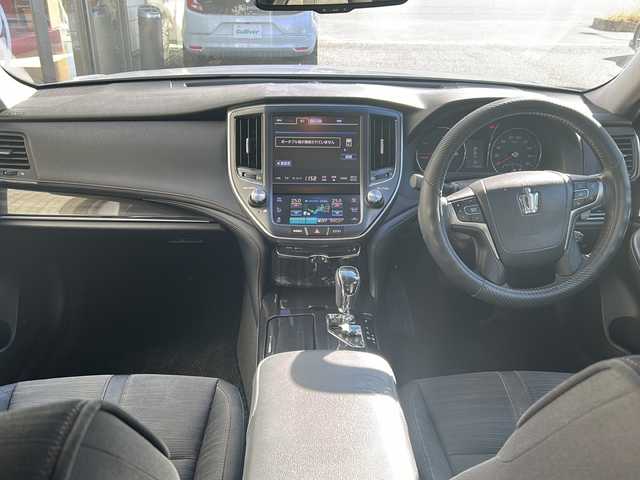 トヨタ クラウン ハイブリッド アスリートS 埼玉県 2015(平27)年 14.6万km ホワイトパールクリスタルシャイン 純正ナビ　/フルセグ/DVD/CD/BT/USB/FM/AM/ビルトインＥＴＣ　/バックカメラ　/ハンドルヒーター　/前席シートヒーター　/前席パワーシート　/クリアランスソナー　/ＰＣＳ　/ＩＣＳ　/ステアリングスイッチ　/クルーズコントロール　/取扱説明書