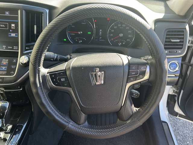 トヨタ クラウン ハイブリッド アスリートS 埼玉県 2015(平27)年 14.6万km ホワイトパールクリスタルシャイン 純正ナビ　/フルセグ/DVD/CD/BT/USB/FM/AM/ビルトインＥＴＣ　/バックカメラ　/ハンドルヒーター　/前席シートヒーター　/前席パワーシート　/クリアランスソナー　/ＰＣＳ　/ＩＣＳ　/ステアリングスイッチ　/クルーズコントロール　/取扱説明書