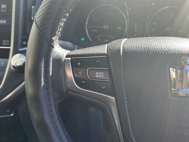 トヨタ クラウン ハイブリッド アスリートS 埼玉県 2015(平27)年 14.6万km ホワイトパールクリスタルシャイン 純正ナビ　/フルセグ/DVD/CD/BT/USB/FM/AM/ビルトインＥＴＣ　/バックカメラ　/ハンドルヒーター　/前席シートヒーター　/前席パワーシート　/クリアランスソナー　/ＰＣＳ　/ＩＣＳ　/ステアリングスイッチ　/クルーズコントロール　/取扱説明書