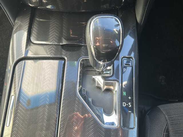 トヨタ クラウン ハイブリッド アスリートS 埼玉県 2015(平27)年 14.6万km ホワイトパールクリスタルシャイン 純正ナビ　/フルセグ/DVD/CD/BT/USB/FM/AM/ビルトインＥＴＣ　/バックカメラ　/ハンドルヒーター　/前席シートヒーター　/前席パワーシート　/クリアランスソナー　/ＰＣＳ　/ＩＣＳ　/ステアリングスイッチ　/クルーズコントロール　/取扱説明書