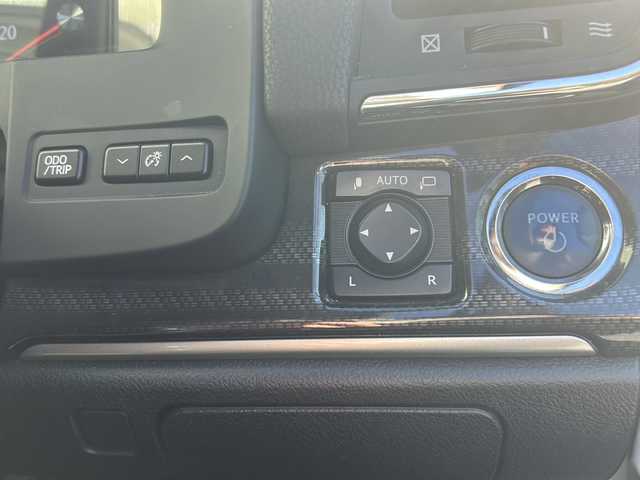 トヨタ クラウン ハイブリッド アスリートS 埼玉県 2015(平27)年 14.6万km ホワイトパールクリスタルシャイン 純正ナビ　/フルセグ/DVD/CD/BT/USB/FM/AM/ビルトインＥＴＣ　/バックカメラ　/ハンドルヒーター　/前席シートヒーター　/前席パワーシート　/クリアランスソナー　/ＰＣＳ　/ＩＣＳ　/ステアリングスイッチ　/クルーズコントロール　/取扱説明書