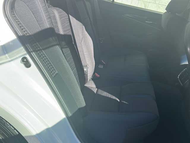 トヨタ クラウン ハイブリッド アスリートS 埼玉県 2015(平27)年 14.6万km ホワイトパールクリスタルシャイン 純正ナビ　/フルセグ/DVD/CD/BT/USB/FM/AM/ビルトインＥＴＣ　/バックカメラ　/ハンドルヒーター　/前席シートヒーター　/前席パワーシート　/クリアランスソナー　/ＰＣＳ　/ＩＣＳ　/ステアリングスイッチ　/クルーズコントロール　/取扱説明書