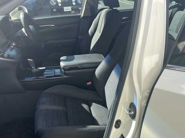 トヨタ クラウン ハイブリッド アスリートS 埼玉県 2015(平27)年 14.6万km ホワイトパールクリスタルシャイン 純正ナビ　/フルセグ/DVD/CD/BT/USB/FM/AM/ビルトインＥＴＣ　/バックカメラ　/ハンドルヒーター　/前席シートヒーター　/前席パワーシート　/クリアランスソナー　/ＰＣＳ　/ＩＣＳ　/ステアリングスイッチ　/クルーズコントロール　/取扱説明書