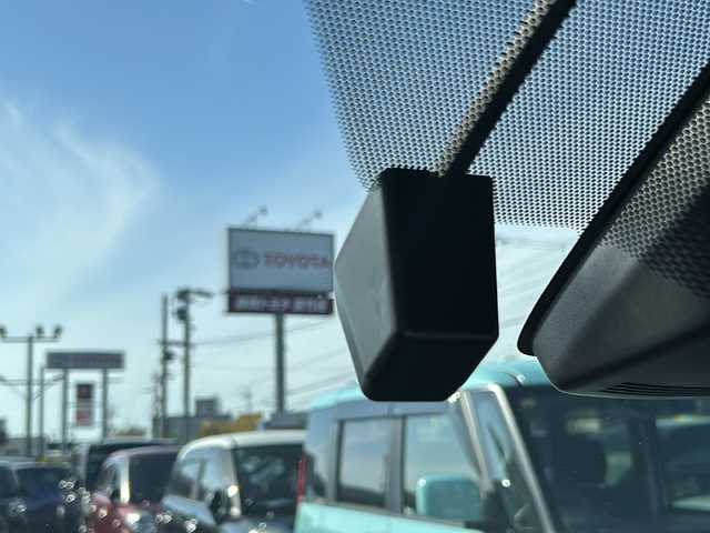 トヨタ シエンタ ファンベースG 静岡県 2019(令1)年 3.9万km ホワイトパールクリスタルシャイン 社外SDナビ/・CD/・DVD/・フルセグＴＶ/・Bluetooth/・USB/・AM/・FM/主要装備/・両側パワスラ/・衝突軽減/・レーンキープ/・コーナーセンサー後/・バックカメラ/・ETC/・ドラレコ前/・レザー調シートカバー/・シートヒーターD/N席/・ハンドルヒーター/・ステリモ/・スマートキー/・プッシュスタート/・スペアキー1本/・純正フロアマット/・LEDヘッドライト/・オートライト/・オートハイビーム