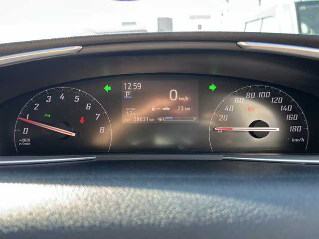 トヨタ シエンタ ファンベースG 静岡県 2019(令1)年 3.9万km ホワイトパールクリスタルシャイン 社外SDナビ/・CD/・DVD/・フルセグＴＶ/・Bluetooth/・USB/・AM/・FM/主要装備/・両側パワスラ/・衝突軽減/・レーンキープ/・コーナーセンサー後/・バックカメラ/・ETC/・ドラレコ前/・レザー調シートカバー/・シートヒーターD/N席/・ハンドルヒーター/・ステリモ/・スマートキー/・プッシュスタート/・スペアキー1本/・純正フロアマット/・LEDヘッドライト/・オートライト/・オートハイビーム