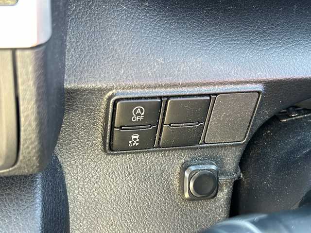 トヨタ シエンタ ファンベースG 静岡県 2019(令1)年 3.9万km ホワイトパールクリスタルシャイン 社外SDナビ/・CD/・DVD/・フルセグＴＶ/・Bluetooth/・USB/・AM/・FM/主要装備/・両側パワスラ/・衝突軽減/・レーンキープ/・コーナーセンサー後/・バックカメラ/・ETC/・ドラレコ前/・レザー調シートカバー/・シートヒーターD/N席/・ハンドルヒーター/・ステリモ/・スマートキー/・プッシュスタート/・スペアキー1本/・純正フロアマット/・LEDヘッドライト/・オートライト/・オートハイビーム