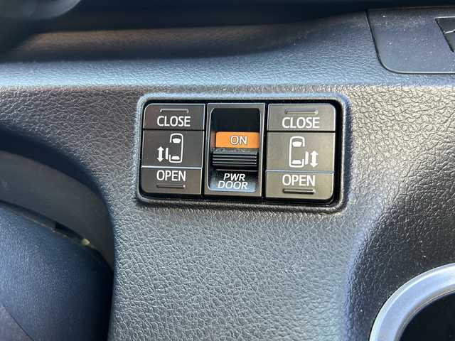 トヨタ シエンタ ファンベースG 静岡県 2019(令1)年 3.9万km ホワイトパールクリスタルシャイン 社外SDナビ/・CD/・DVD/・フルセグＴＶ/・Bluetooth/・USB/・AM/・FM/主要装備/・両側パワスラ/・衝突軽減/・レーンキープ/・コーナーセンサー後/・バックカメラ/・ETC/・ドラレコ前/・レザー調シートカバー/・シートヒーターD/N席/・ハンドルヒーター/・ステリモ/・スマートキー/・プッシュスタート/・スペアキー1本/・純正フロアマット/・LEDヘッドライト/・オートライト/・オートハイビーム