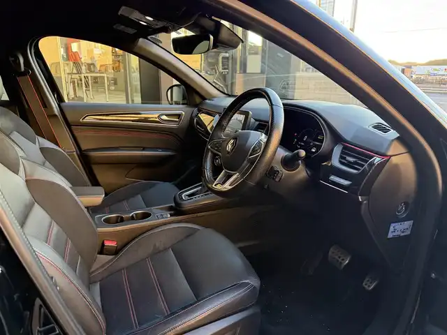 ルノー ルノー アルカナ RSライン E-テックフルハイブリッド 和歌山県 2022(令4)年 4.4万km 黒 AppleCarPlay /360度カメラ /ACC /BSM /LKA /アクティブブレーキ /パワーシート /シートヒーター /ハーフレザーシート /イージーパークアシスト /前後センサー /ステアリングヒーター /純18incAW /LEDライト /ETC