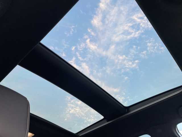 トヨタ ハリアー Z レザーパッケージ 長野県 2023(令5)年 1.8万km プレシャスブラックパール 禁煙車/調光パノラマサンルーフ/純正12.3インチディスプレイオーディオ　ナビ機能付き/JBLプレミアムサウンド/Bluetooth/フルセグTV/全周囲カメラ/デジタルインナーミラー（前後方録画機能付）/ブラインドスポットモニター/レザーシート/前席シートヒーター/前席シートベンチレーション/前席パワーシート/D席メモリ付き/電動リアゲート/ステアリングヒーター/USB入力端子/ビルトインETC2.0/トヨタセーフティセンス/レーダークルーズコントロール/純正AW19インチ/純正フロアマット/スマートキー/プッシュスタート