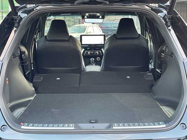 トヨタ ハリアー Z レザーパッケージ 長野県 2023(令5)年 1.8万km プレシャスブラックパール 禁煙車/調光パノラマサンルーフ/純正12.3インチディスプレイオーディオ　ナビ機能付き/JBLプレミアムサウンド/Bluetooth/フルセグTV/全周囲カメラ/デジタルインナーミラー（前後方録画機能付）/ブラインドスポットモニター/レザーシート/前席シートヒーター/前席シートベンチレーション/前席パワーシート/D席メモリ付き/電動リアゲート/ステアリングヒーター/USB入力端子/ビルトインETC2.0/トヨタセーフティセンス/レーダークルーズコントロール/純正AW19インチ/純正フロアマット/スマートキー/プッシュスタート