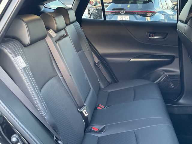 トヨタ ハリアー Z レザーパッケージ 長野県 2023(令5)年 1.8万km プレシャスブラックパール 禁煙車/調光パノラマサンルーフ/純正12.3インチディスプレイオーディオ　ナビ機能付き/JBLプレミアムサウンド/Bluetooth/フルセグTV/全周囲カメラ/デジタルインナーミラー（前後方録画機能付）/ブラインドスポットモニター/レザーシート/前席シートヒーター/前席シートベンチレーション/前席パワーシート/D席メモリ付き/電動リアゲート/ステアリングヒーター/USB入力端子/ビルトインETC2.0/トヨタセーフティセンス/レーダークルーズコントロール/純正AW19インチ/純正フロアマット/スマートキー/プッシュスタート