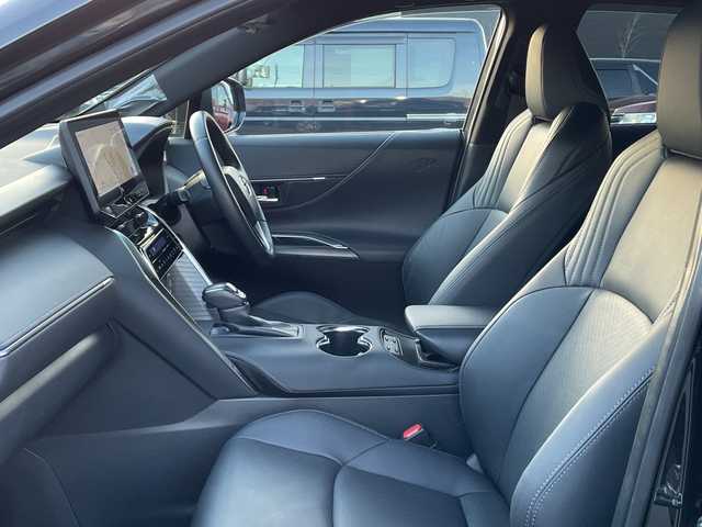 トヨタ ハリアー Z レザーパッケージ 長野県 2023(令5)年 1.8万km プレシャスブラックパール 禁煙車/調光パノラマサンルーフ/純正12.3インチディスプレイオーディオ　ナビ機能付き/JBLプレミアムサウンド/Bluetooth/フルセグTV/全周囲カメラ/デジタルインナーミラー（前後方録画機能付）/ブラインドスポットモニター/レザーシート/前席シートヒーター/前席シートベンチレーション/前席パワーシート/D席メモリ付き/電動リアゲート/ステアリングヒーター/USB入力端子/ビルトインETC2.0/トヨタセーフティセンス/レーダークルーズコントロール/純正AW19インチ/純正フロアマット/スマートキー/プッシュスタート