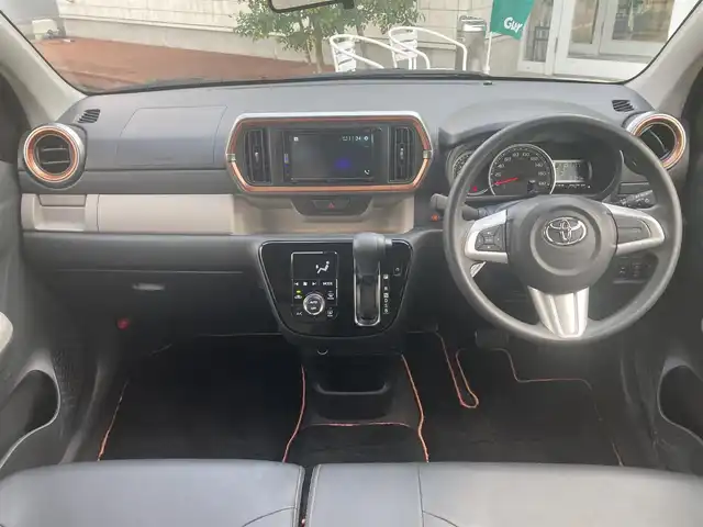 トヨタ パッソ モーダ　チャーム 愛媛県 2022(令4)年 1.7万km ブラックマイカメタリック/パウダリーベージュメタリック 2トーン ワンオーナー/社外ディスプレイオーディオ（FH-6500DVD)/・CD/DVD/Bluetooth/全方位モニター/・バックカメラ/ETC/ハーフレザーシート/衝突軽減ブレーキ/コーナーセンサー/オートハイビーム/・LEDオートライト/・フォグランプ/シートヒーター/アイドリングストップ/ISOFIX/ドアバイザー/フロアマット/プッシュスタート/・スペアキー/取扱説明書/保証書