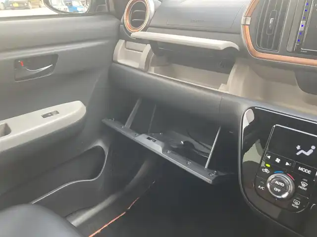 トヨタ パッソ モーダ　チャーム 愛媛県 2022(令4)年 1.7万km ブラックマイカメタリック/パウダリーベージュメタリック 2トーン ワンオーナー/社外ディスプレイオーディオ（FH-6500DVD)/・CD/DVD/Bluetooth/全方位モニター/・バックカメラ/ETC/ハーフレザーシート/衝突軽減ブレーキ/コーナーセンサー/オートハイビーム/・LEDオートライト/・フォグランプ/シートヒーター/アイドリングストップ/ISOFIX/ドアバイザー/フロアマット/プッシュスタート/・スペアキー/取扱説明書/保証書