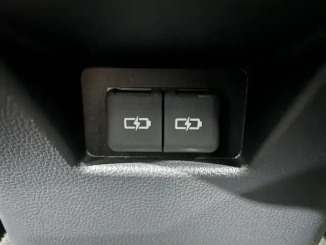 トヨタ ハリアー Z 鹿児島県 2024(令6)年 1.5万km プレシャスブラックパール メーカーOPナビ/パノラミックビューモニター/トヨタセーフティセンス/プリクラッシュセーフティ/レーントレーシングアシスト/レーダークルーズコントロール/アダプティブハイビームシステム/ロードサインアシスト/置くだけ充電/JBLサウンド/ブラインドスポットモニター/ヘッドアップディスプレイ/フルセグTV（TVキャンセラー付き）/自動防眩式インナーミラー（ドラレコ付き）/ビルトインETC2.0/ハーフレザーシート/運転席シートヒーター/革巻きステアリング/純正フロアマット