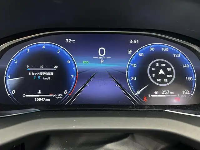 トヨタ ハリアー Z 鹿児島県 2024(令6)年 1.5万km プレシャスブラックパール メーカーOPナビ/パノラミックビューモニター/トヨタセーフティセンス/プリクラッシュセーフティ/レーントレーシングアシスト/レーダークルーズコントロール/アダプティブハイビームシステム/ロードサインアシスト/置くだけ充電/JBLサウンド/ブラインドスポットモニター/ヘッドアップディスプレイ/フルセグTV（TVキャンセラー付き）/自動防眩式インナーミラー（ドラレコ付き）/ビルトインETC2.0/ハーフレザーシート/運転席シートヒーター/革巻きステアリング/純正フロアマット