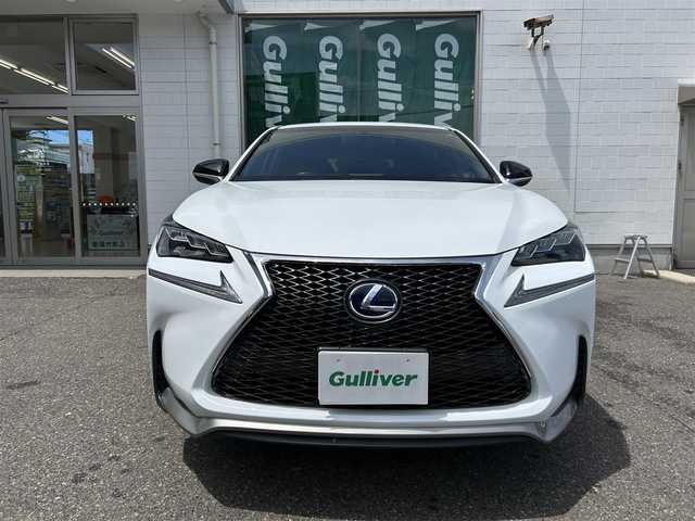 レクサス ＮＸ 300h Fスポーツ 新潟県 2016(平28)年 7.6万km ホワイトノーヴァガラスフレーク バックカメラ/フルセグテレビ/ウィンカーミラー/アイドリングストップ/クルーズコントロール/サンルーフ/プッシュスタート/シートヒーター/エアシート/サマータイヤホイールなし　車載/ブラインドスポットモニター/オートライト/プリクラッシュ/ETC