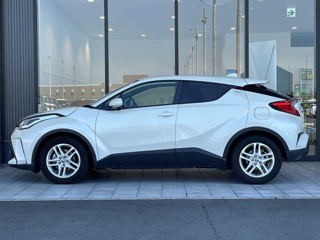 トヨタ Ｃ－ＨＲ S－T 岡山県 2019(令1)年 8.2万km ホワイトパールクリスタルシャイン ワンオ－ナー/トヨタセーフティーセンス/・プリクラッシュセーフティ/・レーダークルーズコントロール/・レーンキープアシスト/・オートハイビーム/純正ディスプレイオーディオ/(Bluetooth/USB/Mira Ｃast)/ナビ機能付き/バックモニター/ビルトインＥＴＣ/社外ドライブレコーダー前後/LEDオートヘッドライト/スマートキー/純正フロアマット/純正リアスポイラー/純正17インチAW/新車保証書