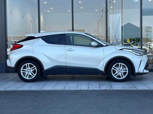 トヨタ Ｃ－ＨＲ S－T 岡山県 2019(令1)年 8.2万km ホワイトパールクリスタルシャイン ワンオ－ナー/トヨタセーフティーセンス/・プリクラッシュセーフティ/・レーダークルーズコントロール/・レーンキープアシスト/・オートハイビーム/純正ディスプレイオーディオ/(Bluetooth/USB/Mira Ｃast)/ナビ機能付き/バックモニター/ビルトインＥＴＣ/社外ドライブレコーダー前後/LEDオートヘッドライト/スマートキー/純正フロアマット/純正リアスポイラー/純正17インチAW/新車保証書
